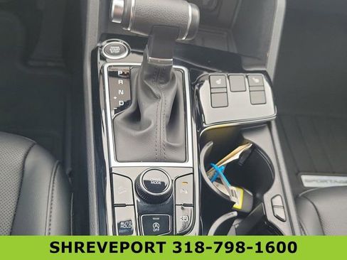 Used 2025 Kia Sportage EX FWD image 16