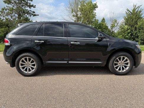 Used 2013 Lincoln MKX AWD image 2