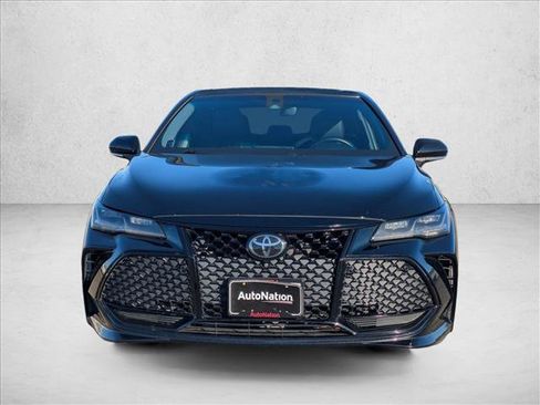 Used 2019 Toyota Avalon Touring image 2