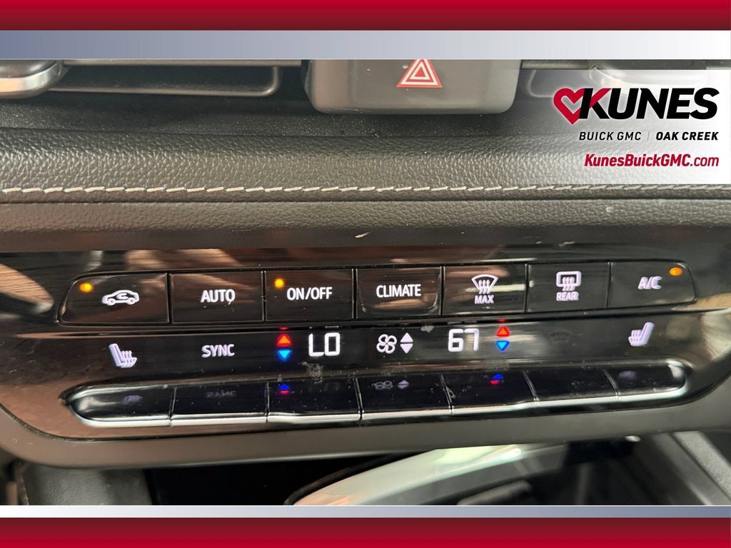 Used 2023 Buick Envision Essence w/ Sport Touring Package AWD/4WD image 28