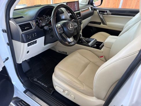 Used 2023 Lexus GX 460 Luxury w/ Sport Design Package AWD/4WD image 2
