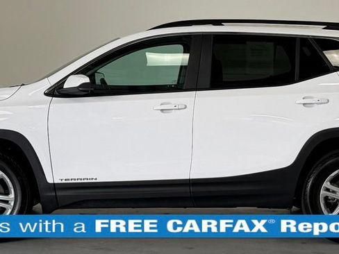 Used 2024 GMC Terrain SLE w/ Driver Convenience Package FWD image 2