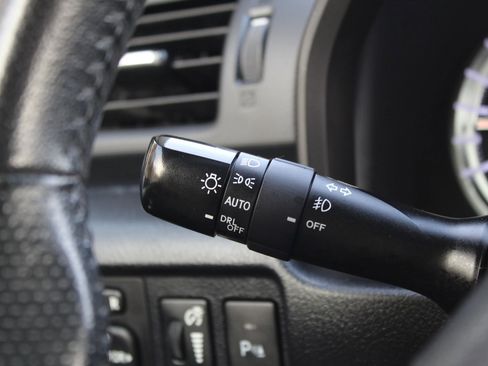 Used 2015 Toyota 4Runner Limited image 29