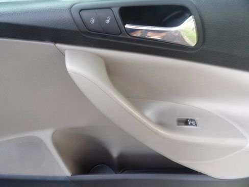 Used 2008 Volkswagen Passat Lux image 29