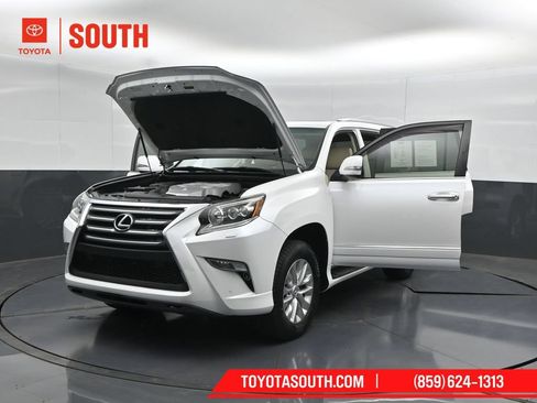 Used 2017 Lexus GX 460 AWD/4WD image 64