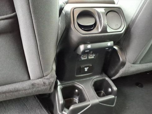 Used 2022 Jeep Gladiator Overland w/ Cold Weather Group AWD/4WD image 28