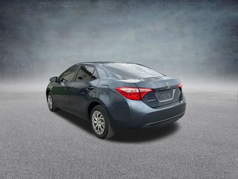 Used 2018 Toyota Corolla LE FWD image 3