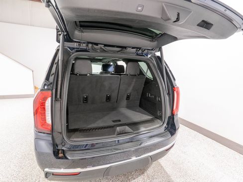 Used 2024 GMC Yukon SLT w/ SLT Luxury Package AWD/4WD image 34