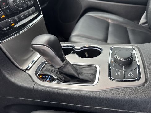 Certified 2021 Jeep Grand Cherokee Limited image 18