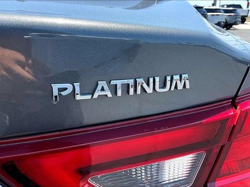 Certified 2017 Nissan Maxima Platinum FWD image 24