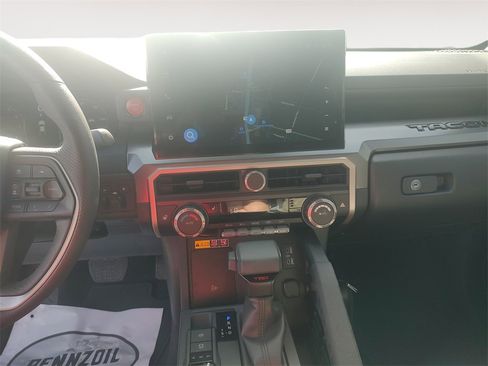 Used 2024 Toyota Tacoma TRD Off-Road image 11