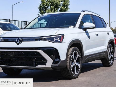 Used 2025 Volkswagen Taos SEL AWD/4WD image 3