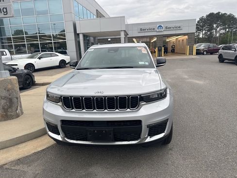 Used 2024 Jeep Grand Cherokee L Limited w/ Luxury Tech Group II AWD/4WD image 2