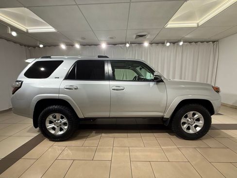Certified 2022 Toyota 4Runner SR5 Premium w/ Moonroof Package AWD/4WD image 6