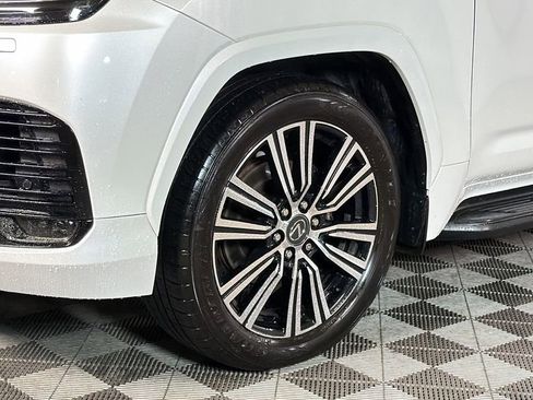 Used 2024 Lexus LX 600 4WD w/ Appearance Package image 4