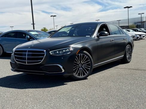 New 2026 Mercedes-Benz S 580e 4MATIC Sedan image 2