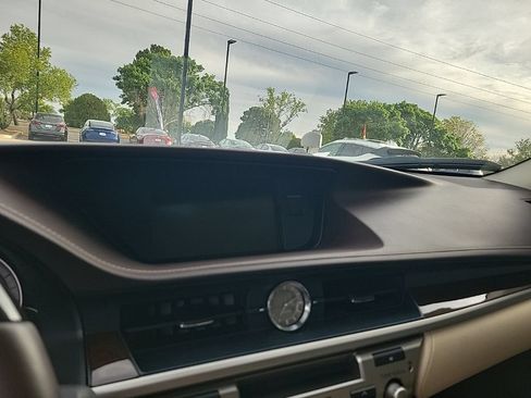 Used 2017 Lexus ES 350 w/ Navigation System Package FWD image 26