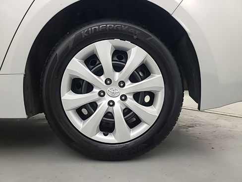Used 2025 Toyota Corolla LE FWD image 10