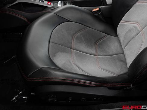 Used 2019 Ferrari 488 Spider RWD image 46