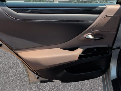 Used 2022 Lexus ES 350 w/ Accessory Package 2 FWD image 24