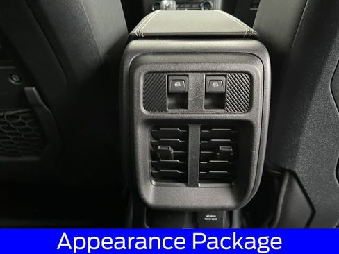 New 2025 Ford Bronco Badlands image 28