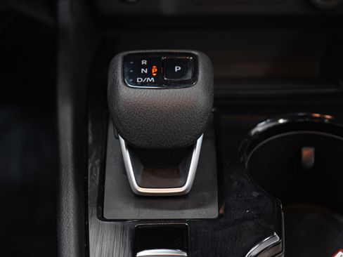 Used 2024 Nissan Rogue SV w/ SV Premium Package image 20