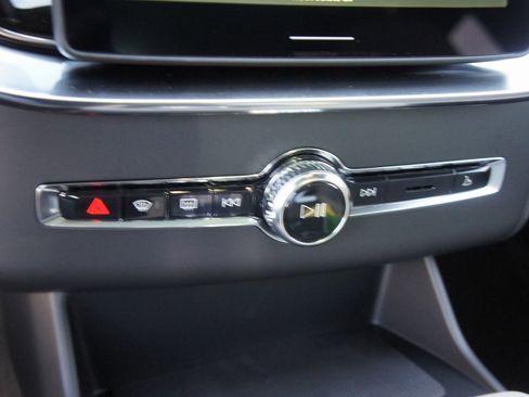 New 2026 Volvo XC90 B6 Ultra image 14