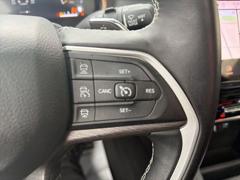 Used 2022 Jeep Grand Cherokee Limited image 13