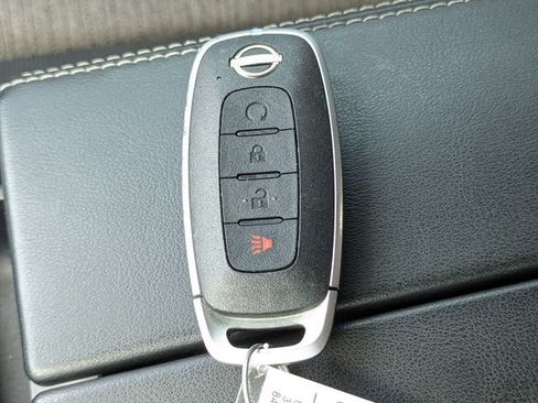 Used 2023 Nissan Rogue SV AWD/4WD image 27
