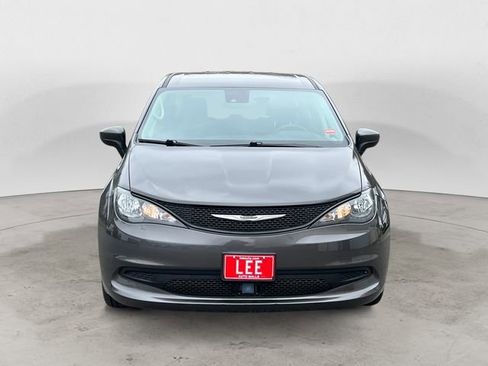 Used 2023 Chrysler Voyager LX FWD image 8