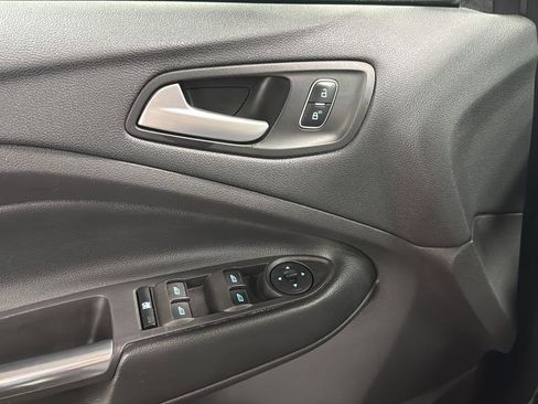 Used 2018 Ford Escape SE image 27