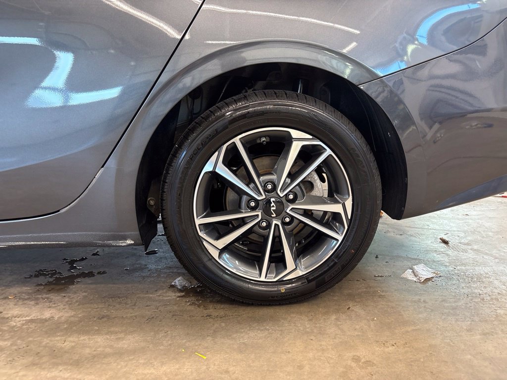 Certified 2024 Kia Forte LXS FWD image 29