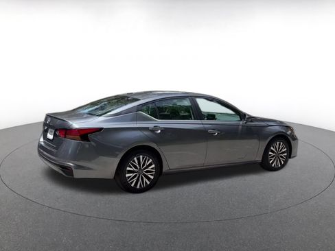 Used 2026 Nissan Altima 2.5 SV FWD image 13