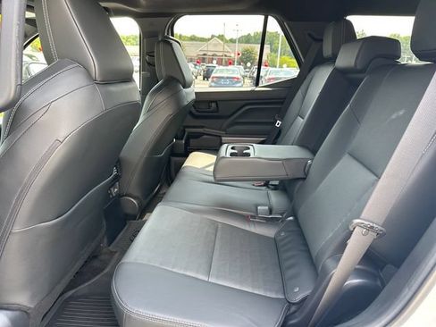 Used 2025 Toyota 4Runner TRD Off-Road Premium AWD/4WD image 15
