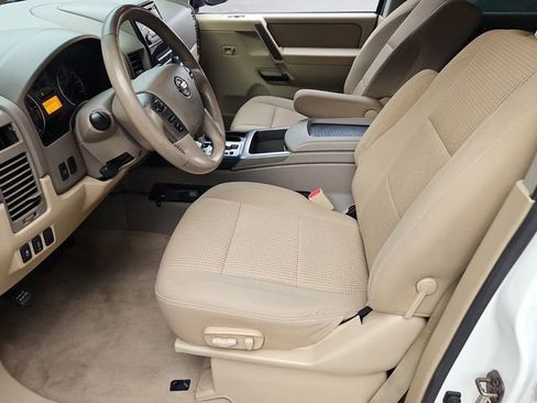 Used 2013 Nissan Titan SV w/ SV Value Truck Pkg image 11