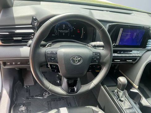 Used 2025 Toyota Camry SE FWD image 13