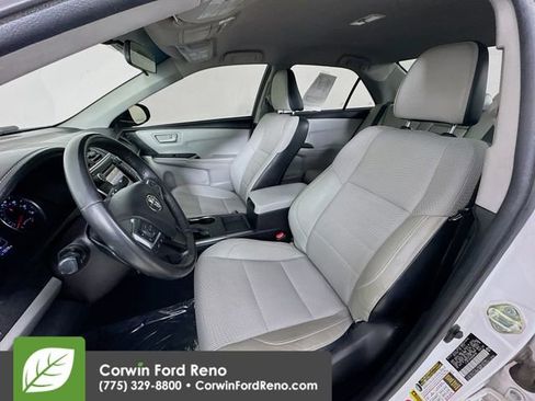 Used 2017 Toyota Camry SE image 19
