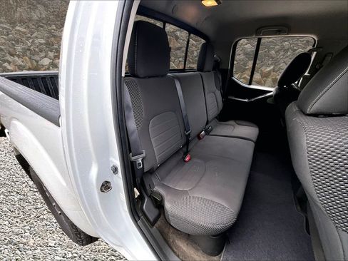 Used 2015 Nissan Frontier PRO-4X AWD/4WD image 26