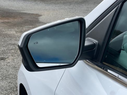 Used 2024 Chevrolet Equinox LT image 52