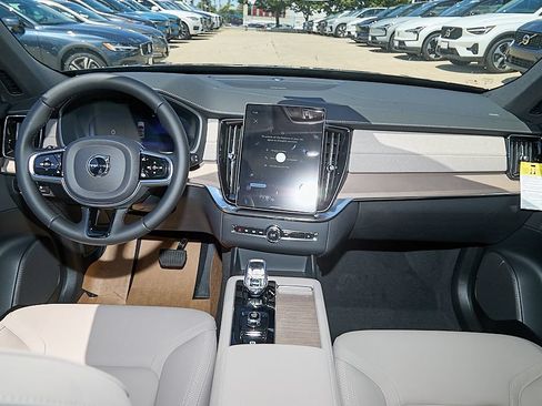 New 2026 Volvo XC90 T8 Plus w/ Protection Package Premier AWD/4WD image 26