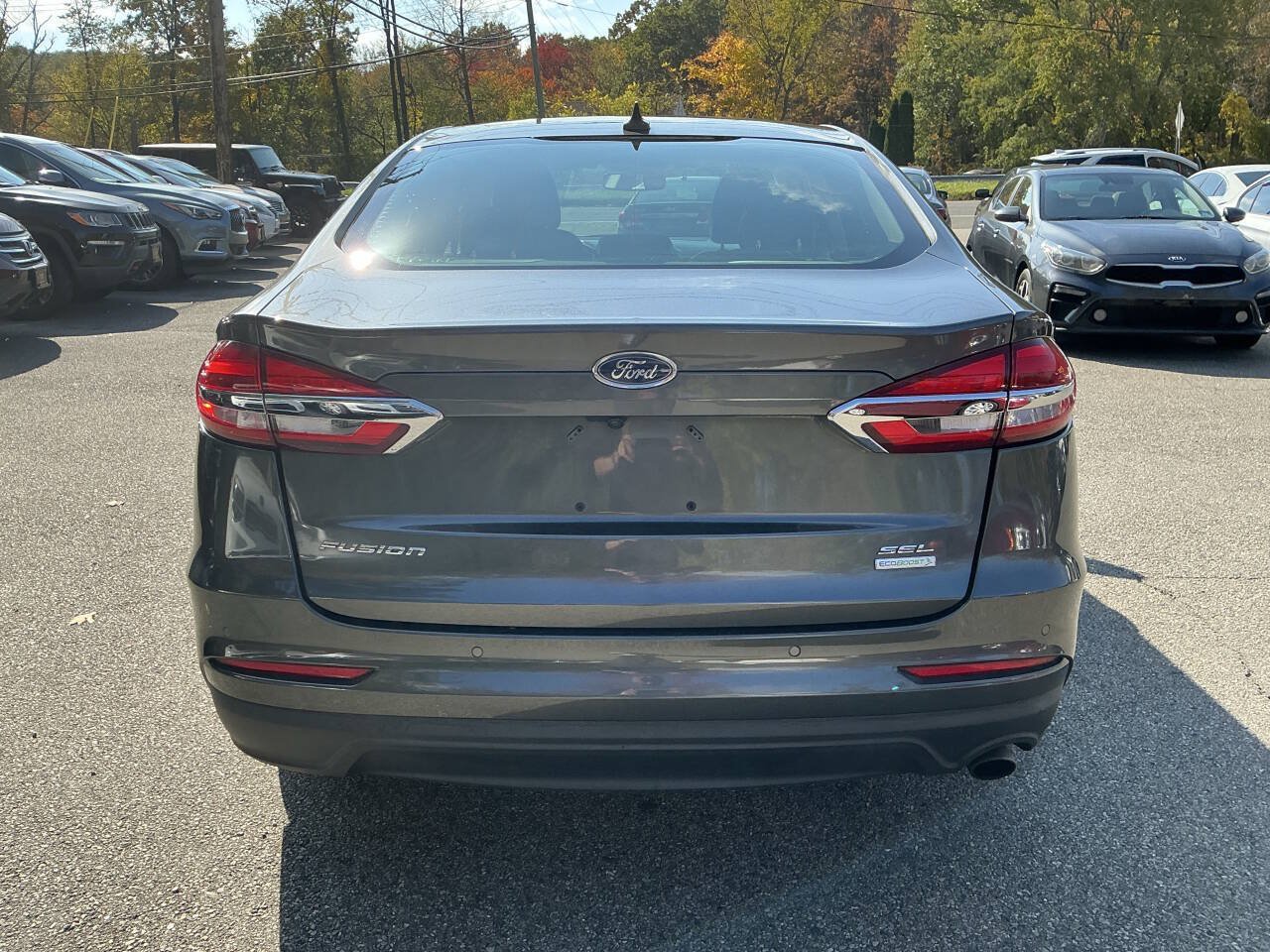 Used 2019 Ford Fusion SEL FWD image 5