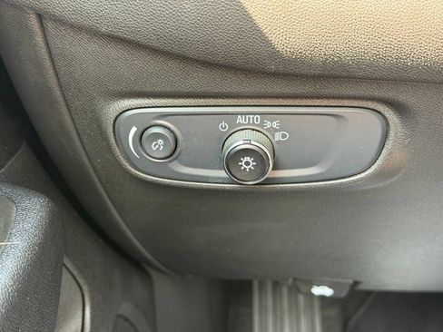 Used 2024 Chevrolet Equinox LT FWD image 12