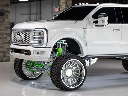 Used 2024 Ford F450 Limited w/ FX4 Off-Road Package AWD/4WD image 13