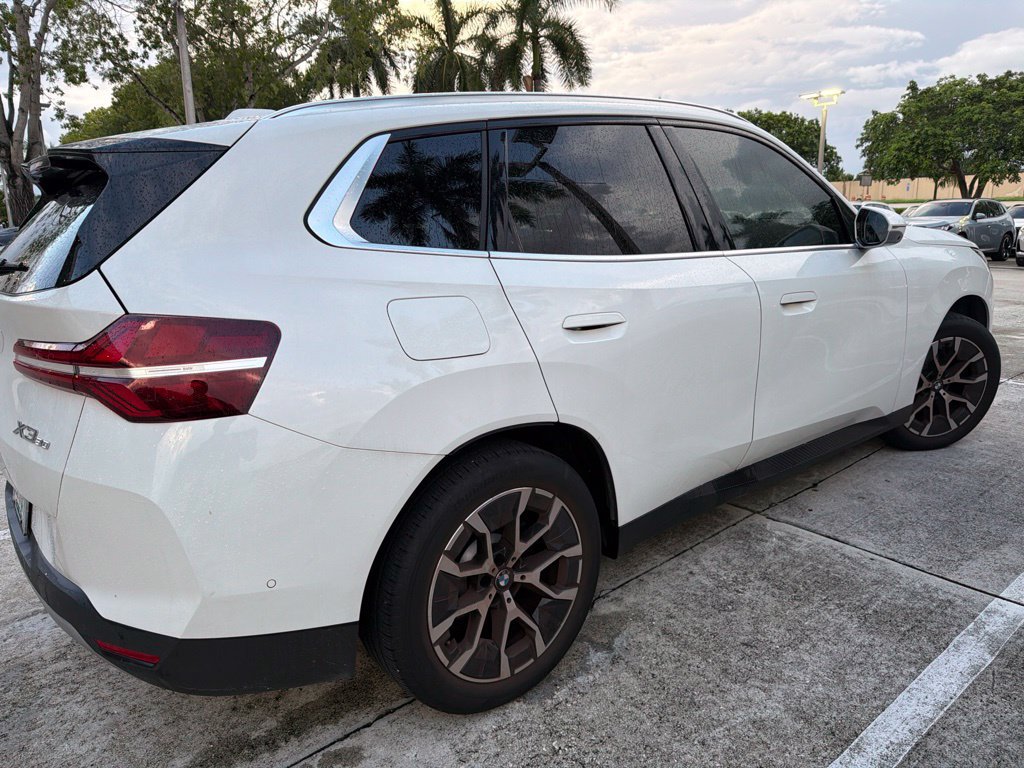 Certified 2025 BMW X3 xDrive30i w/ Premium Package AWD/4WD image 4