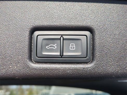 Used 2025 Audi Q5 Premium Plus image 22