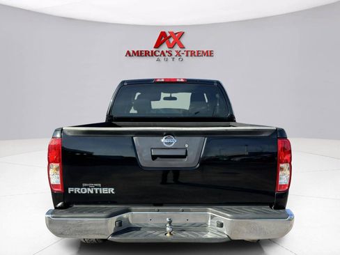 Used 2015 Nissan Frontier S RWD image 5
