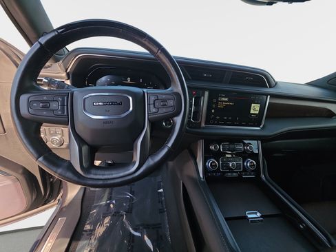 Used 2023 GMC Yukon Denali Ultimate AWD/4WD image 17