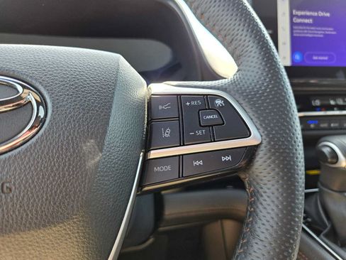 Certified 2025 Toyota Sienna Platinum AWD/4WD image 34