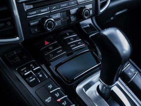 Used 2012 Porsche Cayenne image 18