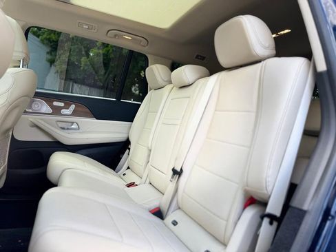 Used 2022 Mercedes-Benz GLS 450 4MATIC w/ AMG Line Exterior image 23